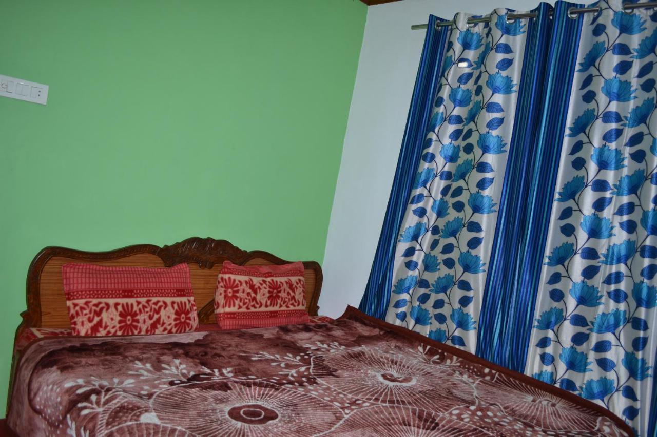 Hotel Chachoo Palace Srīnagar Zimmer foto